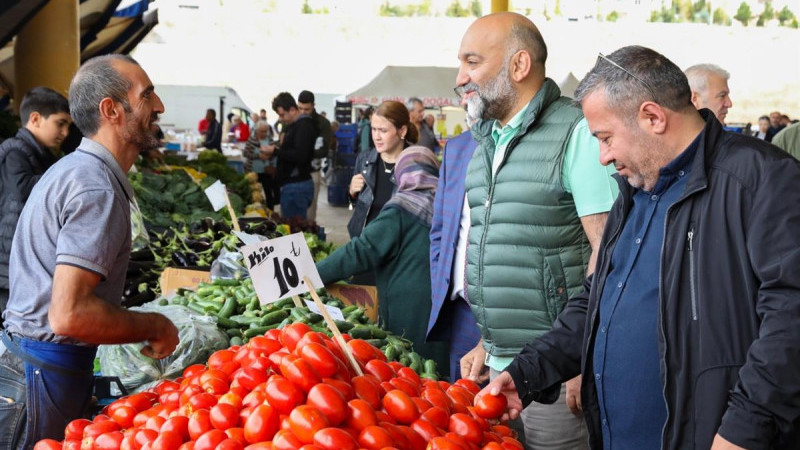 ETİMESGUT BELEDİYESİ´NDEN YAPRACIK PAZAR ESNAFLARINA ZİYARET