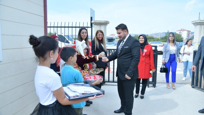 BAŞKAN ÇIRPANOĞLU, İLKÖĞRETİM HAFTASI PROGRAMINA KATILDI