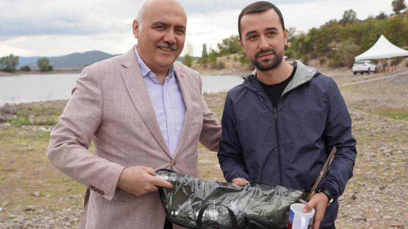 EN BÜYÜK SAZANI TUTMAK İÇİN YARIŞTILAR