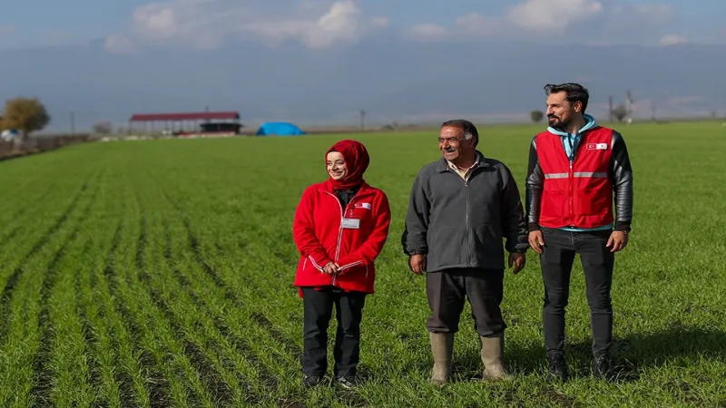 Depremden etkilenen çiftçilere Kızılay'dan 70.8 milyon destek