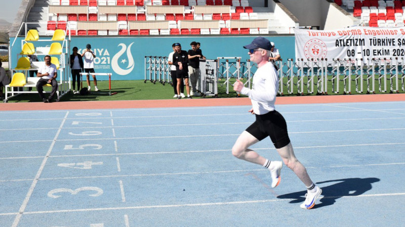 Yenimahalle atletizmde 15 madalya kazandı