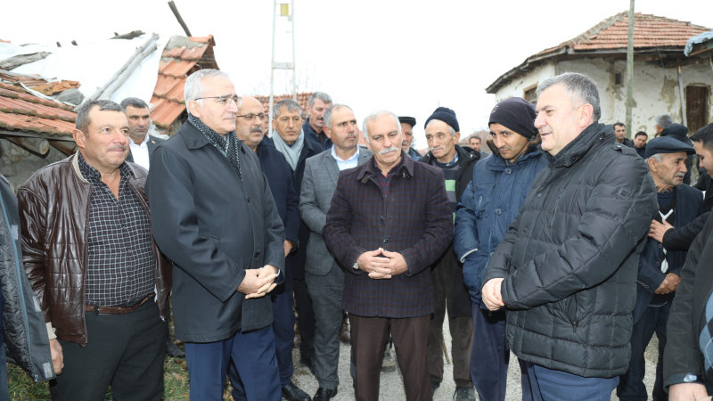 Başkan Demirbaş, Çubuk’u Karış Karış Gezerek Vatandaşı Yerinde Dinliyor…