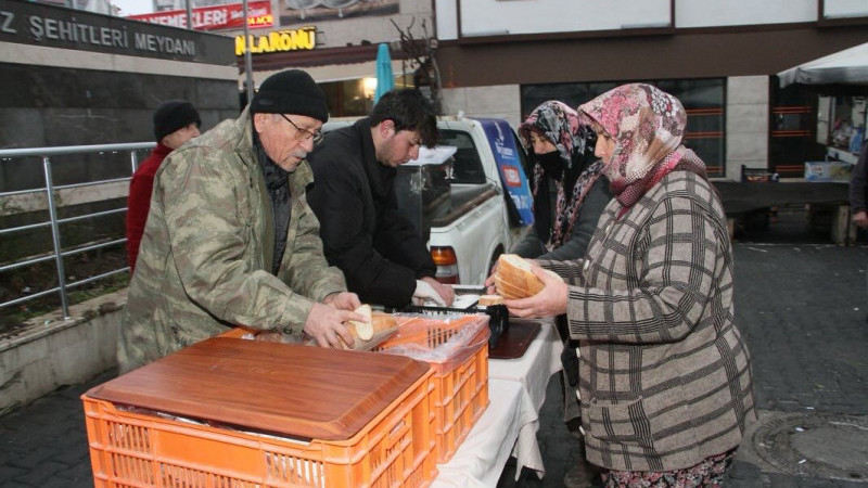 Beypazarı Belediyesi’nden Sıcak Çorba İkramı