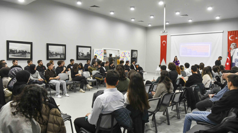 BAŞKENTLİ ÜNİVERSİTELİLER GENÇ AKADEMİ ULUS’TA BİR ARAYA GELDİ