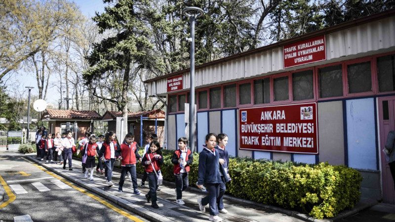 BAŞKENTLİ MİNİKLER TRAFİĞİ EĞLENEREK ÖĞRENİYOR