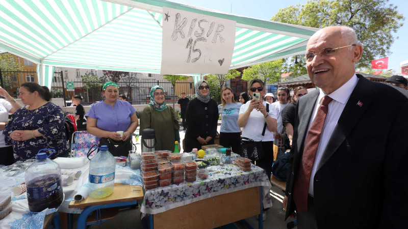 Başkan Yaşar kermes heyecanına ortak oldu
