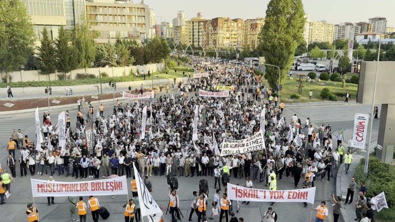 Ankara'da Gazze İçin Ak Parti Genel Merkezine Yürüyüş Yapıldı