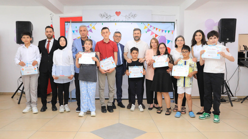 KEÇİÖREN BELEDİYESİ’NDEN ENGELLİ ÇOCUKLARA KARNE HEDİYESİ