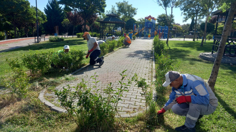 SİNCAN’DA PARK VE BAHÇELERE ÖZENLİ DOKUNUŞ